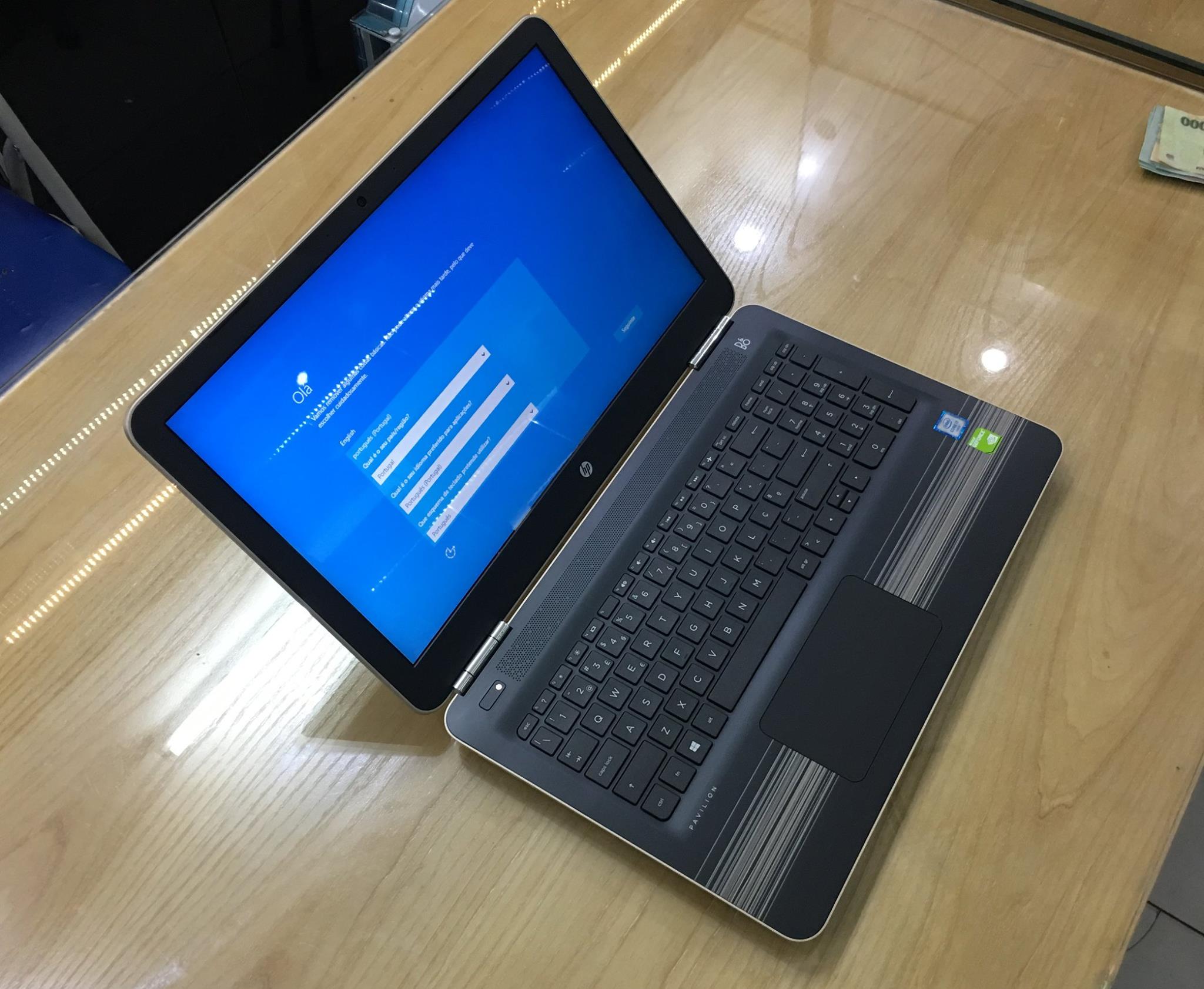 Laptop HP Pavilion 15 - au099nia  Gold -1.jpg